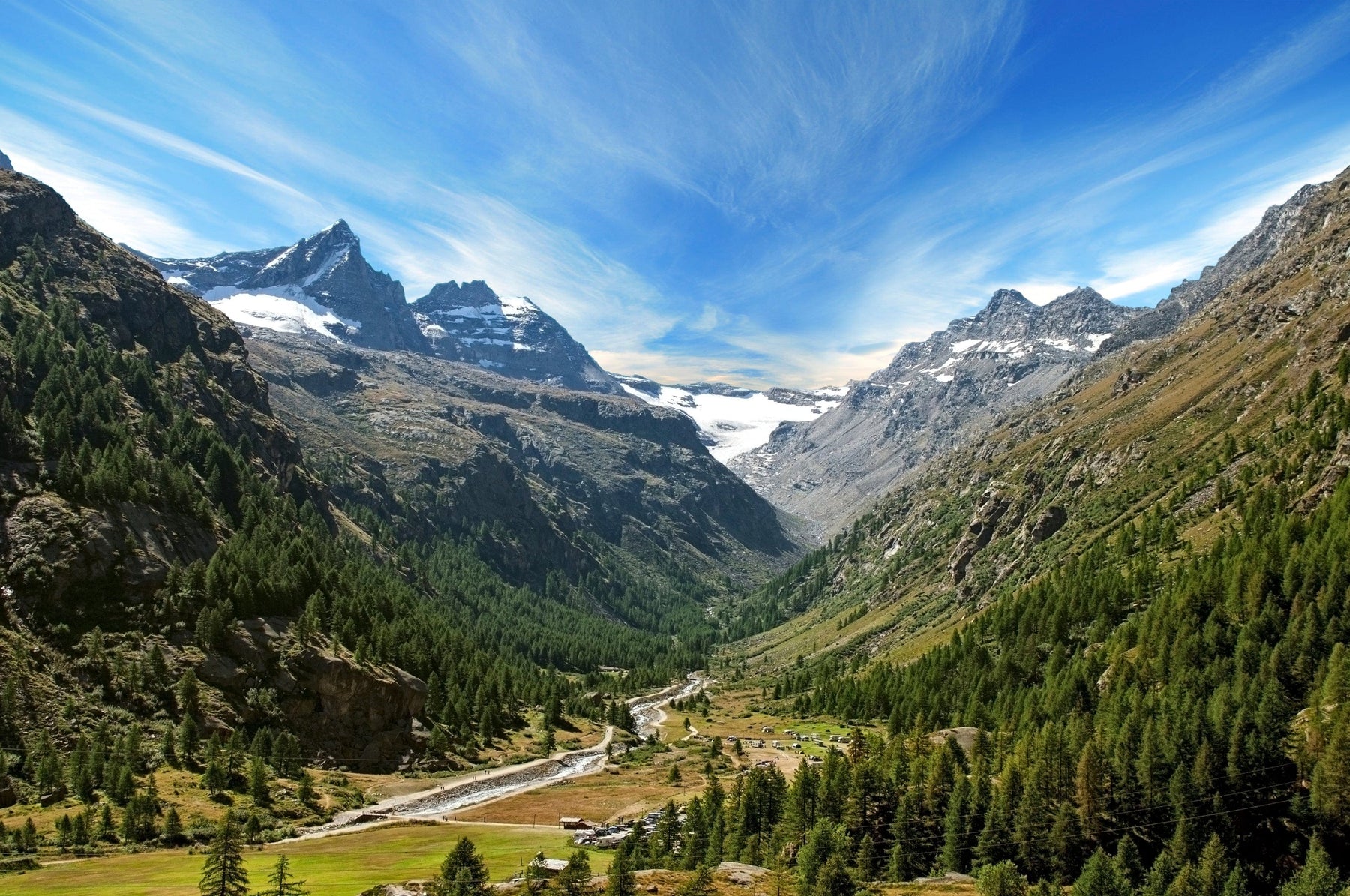 Herzlichen Willkommen bei BERGWEIN, Ihrem Spezialisten für Südtiroler Weine am Gärtnerplatz in München.