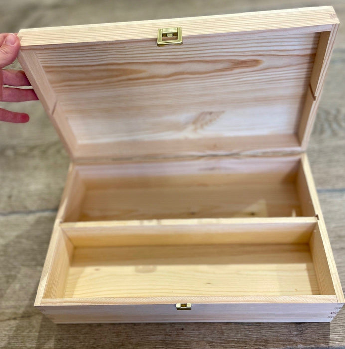 Holzkiste mit Deckel und Schließe für 2 Flaschen