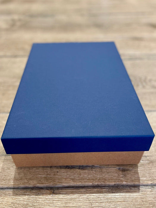 Präsentkarton mit blauem Deckel für 3 Flaschen